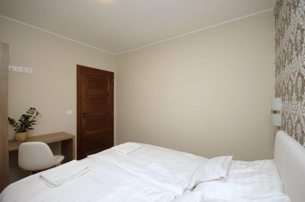 Mosoly Deluxe Apartman Gyula Buitenkant foto